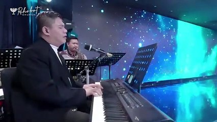 Mezbah Pagi - Kudus.. Kuduslah Tuhan