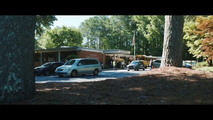 Weapons (2025) Official Trailer – A Mysterious Vanishing Unfolds 🔫