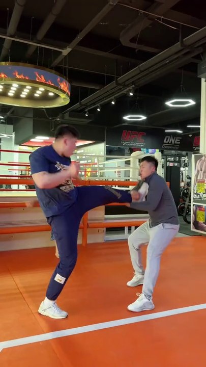 Fighting skills| #fighting #martialarts #girl #viral
