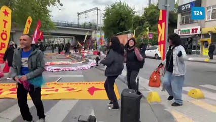 Siyasi partiler Kadıköy Belediyesi önünde toplanmaya başladı