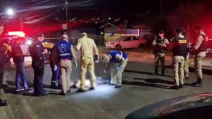 Homem é encontrado morto com golpe de faca no peito em via pública no Jardim Consolata
