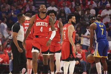 Playoffs NBA : Houston domine Golden State et prolonge la série !