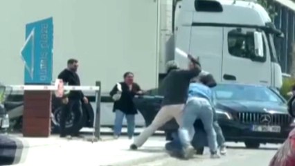 İzmir'de trafikte tartıştığı kişiye satırla saldıran maganda tutuklandı