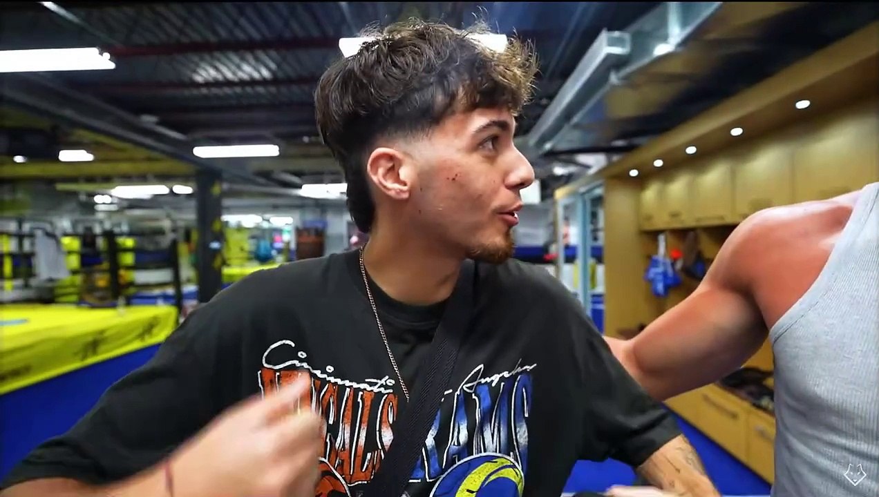 Logan Paul muestra a Plex los secretos del súplex, uno de los movimientos más míticos de la WWE