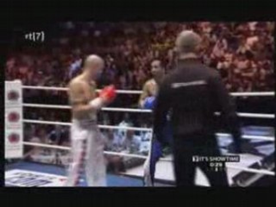 Stephen Tapilatu vs Perry Ubeda