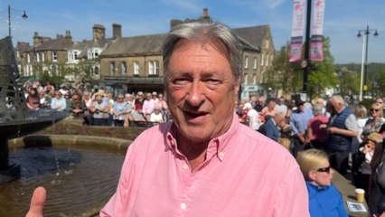 Alan Titchmarsh unveils Ilkley Fountain inspired by sphagnum moss