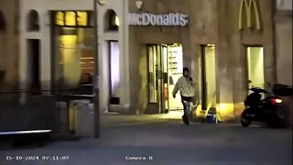 CCTV captures moped theft in city