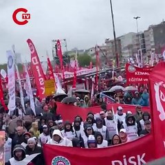 Tutuklulara selam yollandı hak hukuk adalet sloganı atıldı