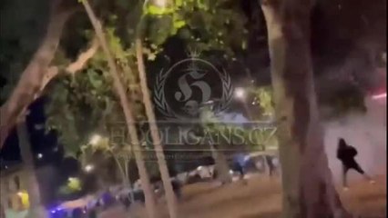 Guerriglia urbana a Siviglia nella notte: scontri tra tifoserie del Betis e della Fiorentina