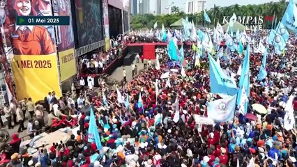 Prabowo Tiba di Monas Hadiri May Day, Langsung Salami Buruh