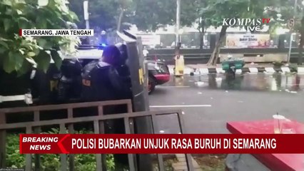 Ricuh! Polisi Pukul Mundur Massa Demo Buruh di Semarang, Begini Situasinya
