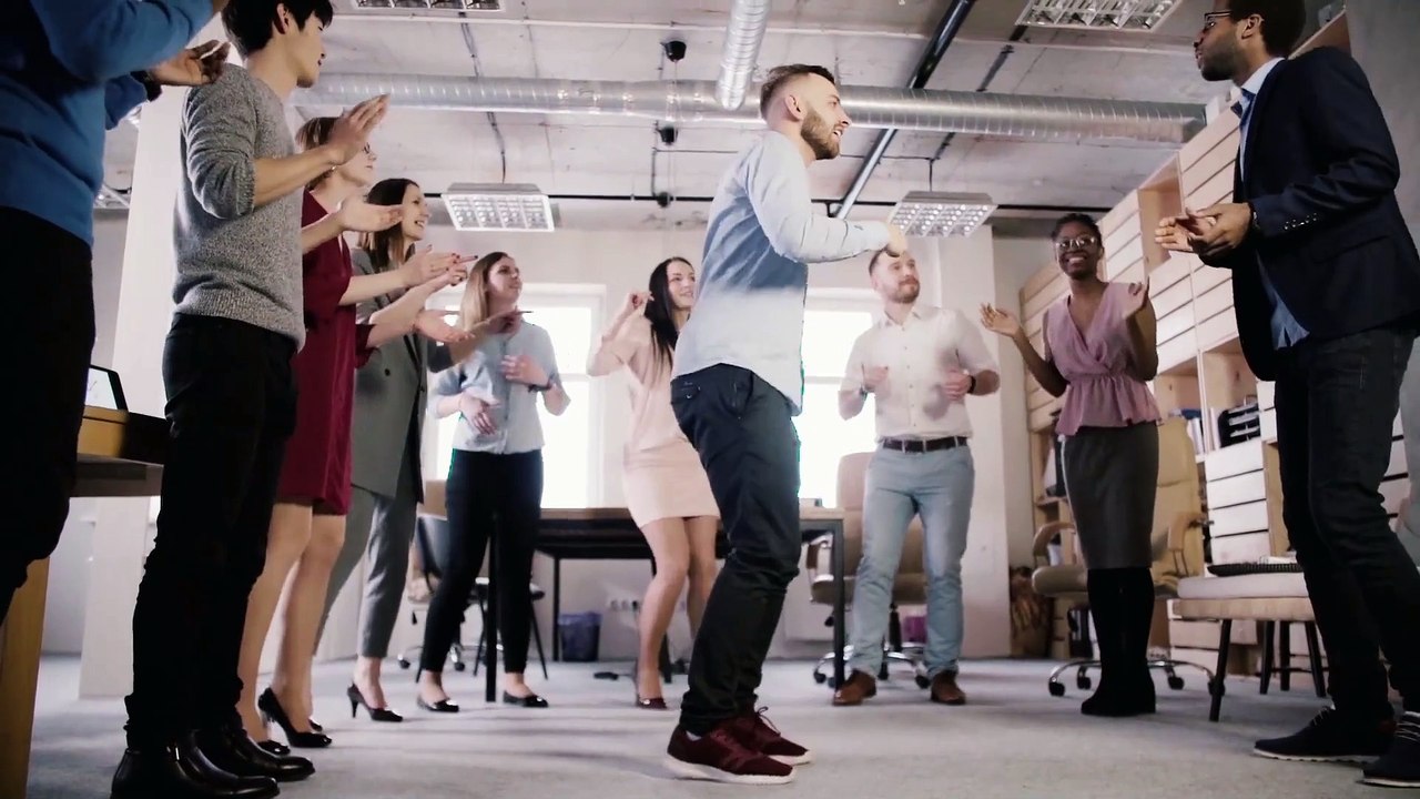 13)_ Musique. Sunshower. Genre. Hip-hop et rap. Humeur _ Calme.  Artiste. LATASHÁ