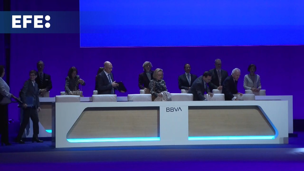 Competencia da luz verde a la opa del BBVA sobre el Sabadell
