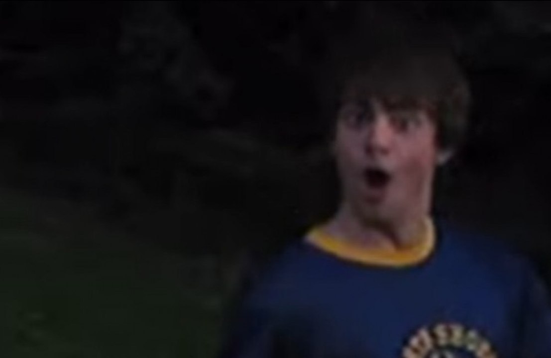 Jonathan Bennett: Für 'Girls Club – Vorsicht bissig!'-Rolle lernte er Fußballspielen