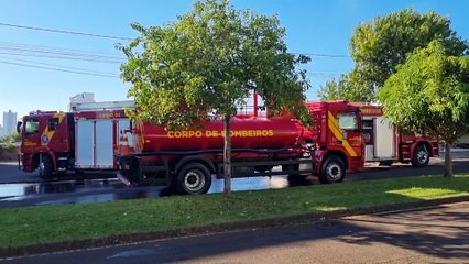 Incêndio em fábrica de paver mobiliza grande efetivo do Corpo de Bombeiros no Centro de Cascavel
