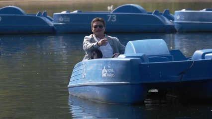WATCH: Dougie Beattie reports live from a Hyde Park pedalo as temperatures soar - 'Fabulous!'