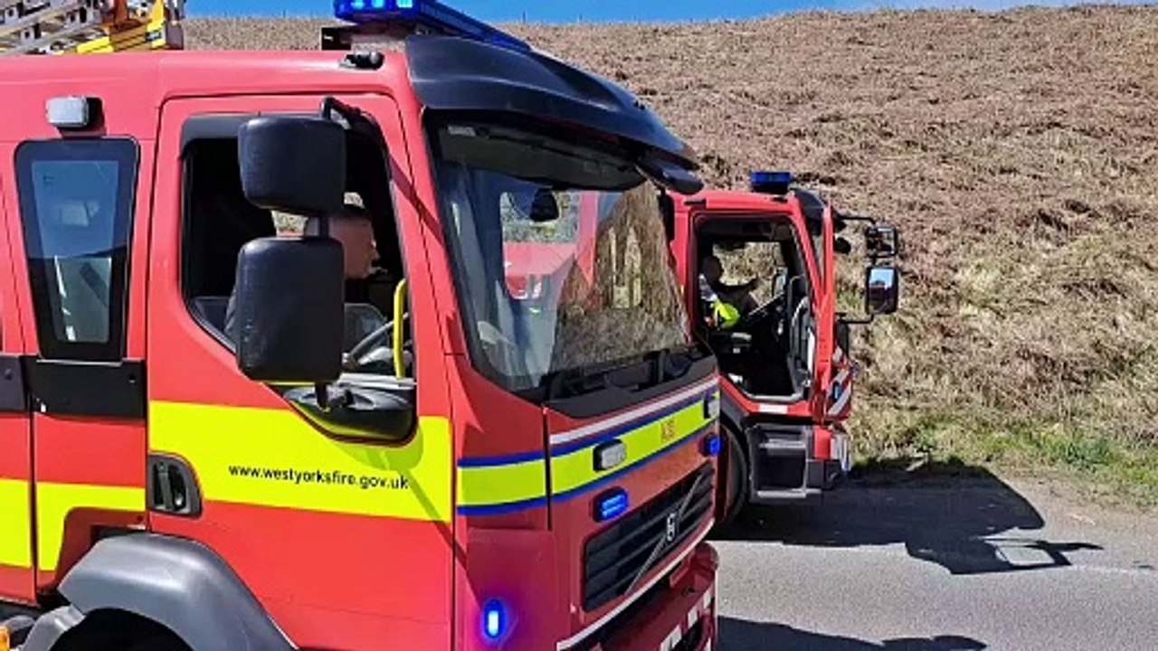 Ripponden, moorland fire: More than a dozen fire crews work to battle 2km blaze in West Yorkshire