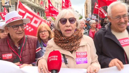 Manifestantes durante el 1 de mayo: "El diálogo social es la clave"