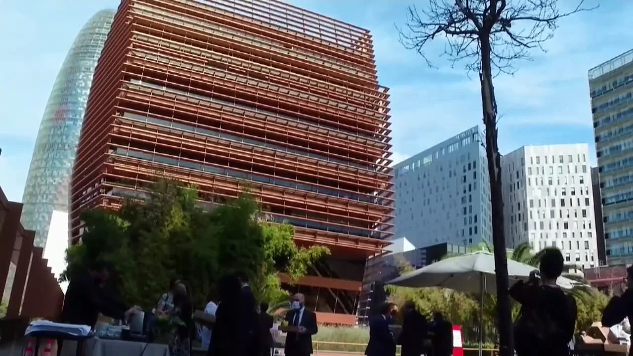 Competencia da luz verde a la opa del BBVA sobre el Sabadell