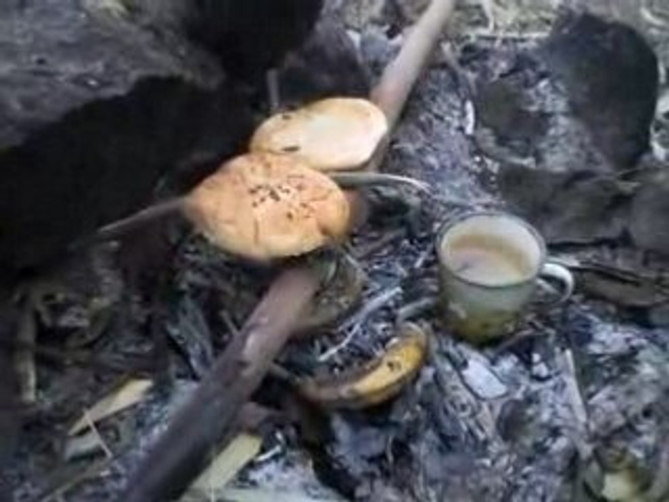 camping saison 2 le petit dejeuner