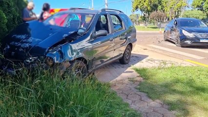 Forte acidente deixa vítimas no Centro de Cascavel