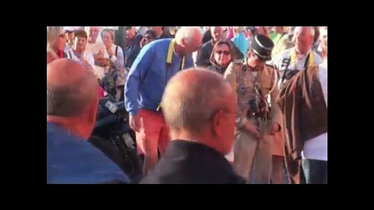 WALKING IN SAINT TROPEZ    ( LEO BENNINK /R&B / SOUL / FUNK /POP/ MIX 2025