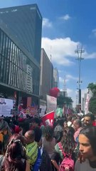 Coletivos se unem e fazem manifestação independente no Dia do Trabalhador em São Paulo; veja