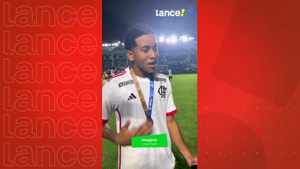 Joshua campeão pelo sub-17 do Flamengo em São Januário