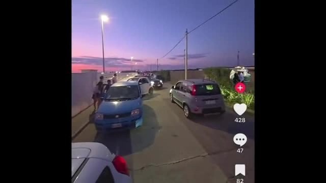 Napoli, maxi ingorgo del Primo Maggio sul litorale Domitio-Flegreo