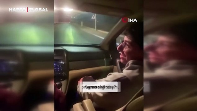 Otostop çeken öğrenciler sürücünün kim olduğunu öğrenince büyük şaşkınlık yaşadı