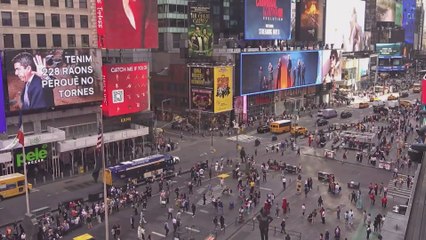 Mazón aparece en un vídeo en pleno centro de Nueva York: "No vuelvas"