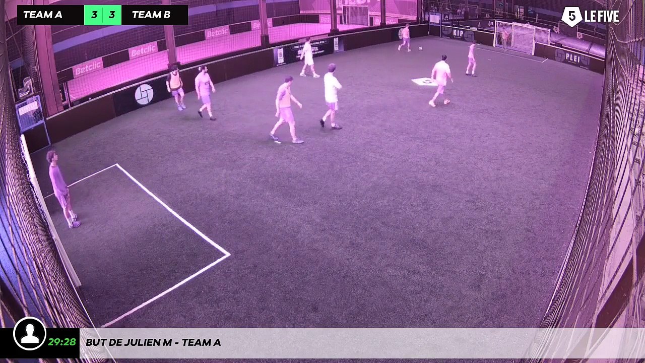 But de Julien M - Team A