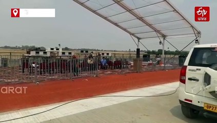 পহেলগাঁও হামলার আবহে বায়ুসেনার শক্তি প্রদর্শন ! গঙ্গা এক্সপ্রেসওয়ের এয়ারস্ট্রিপে অবতরণ যুদ্ধবিমানের