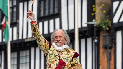 Official William Shakespeare impersonator bows out amid racism row