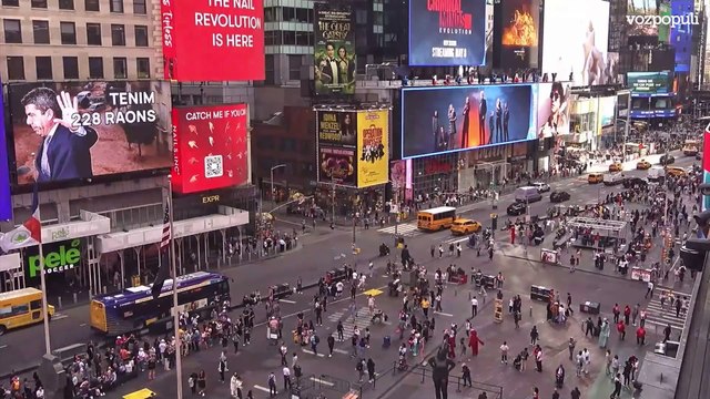 Compromís le dedica una pantalla a Mazón en Times Square