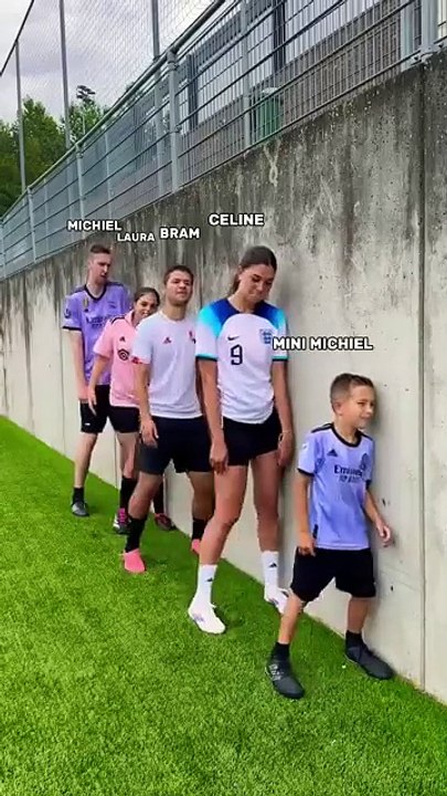 Wall or Fall! 🙈⚽️
