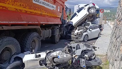 Yoldan çıkan kamyon ortalığı birbirine kattı