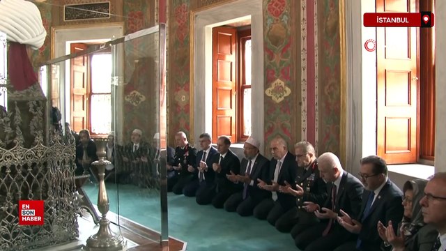 Fatih Sultan Mehmet Han vefatının 544’üncü yıldönümünde kabri başında anıldı