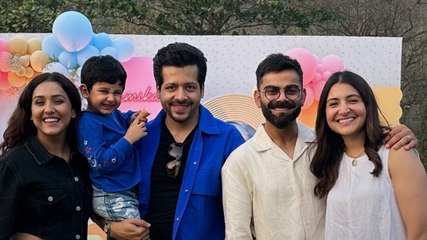 Anushka- Virat की दोस्तों संग थ्रोबैक फोटो Viral!