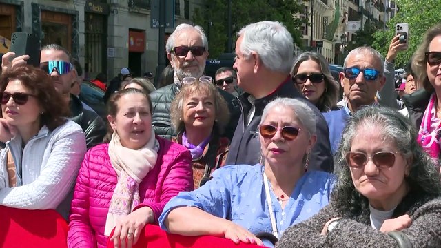 Madrid vive un Dos de Mayo pasado por agua y con reproches de Ayuso por el apagón
