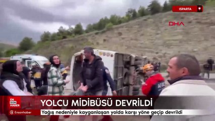 Isparta'da yolcu midibüsü devrildi
