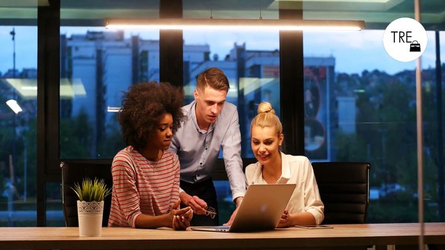 Qué hacer cuando tienes demasiado trabajo pero delegar no es una opción, según dos expertos en productividad de Harvard