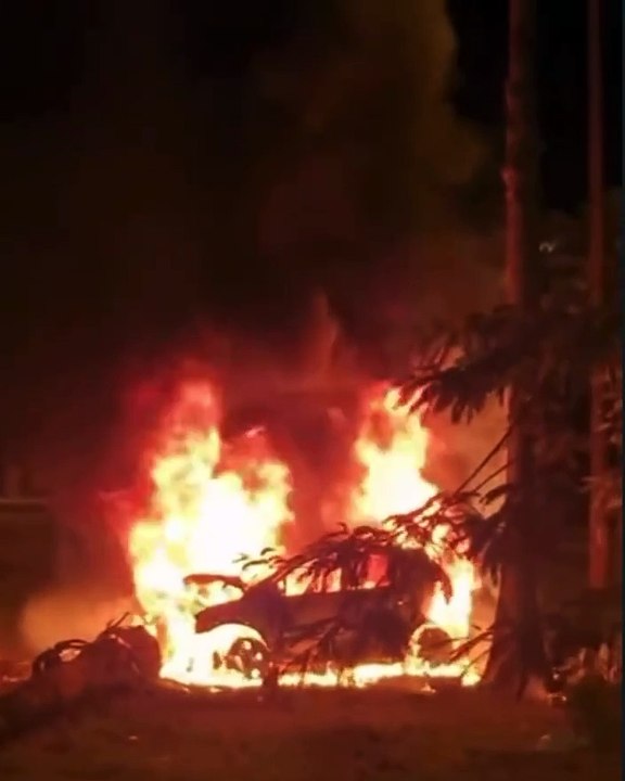 Em ato heroico, jovem de 19 anos é resgatado após ter carro incendiado em Florianópolis; veja imagens