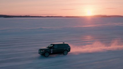 I prototipi elettrici Range Rover non temono il freddo polare
