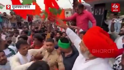 VIDEO: मुजफ्फरनगर में जन आक्रोश रैली में हंगामा-नारेबाजी, राकेश टिकैत से धक्का-मुक्की, सिर से पगड़ी गिरी, वापस जाओ के नारे लगाए