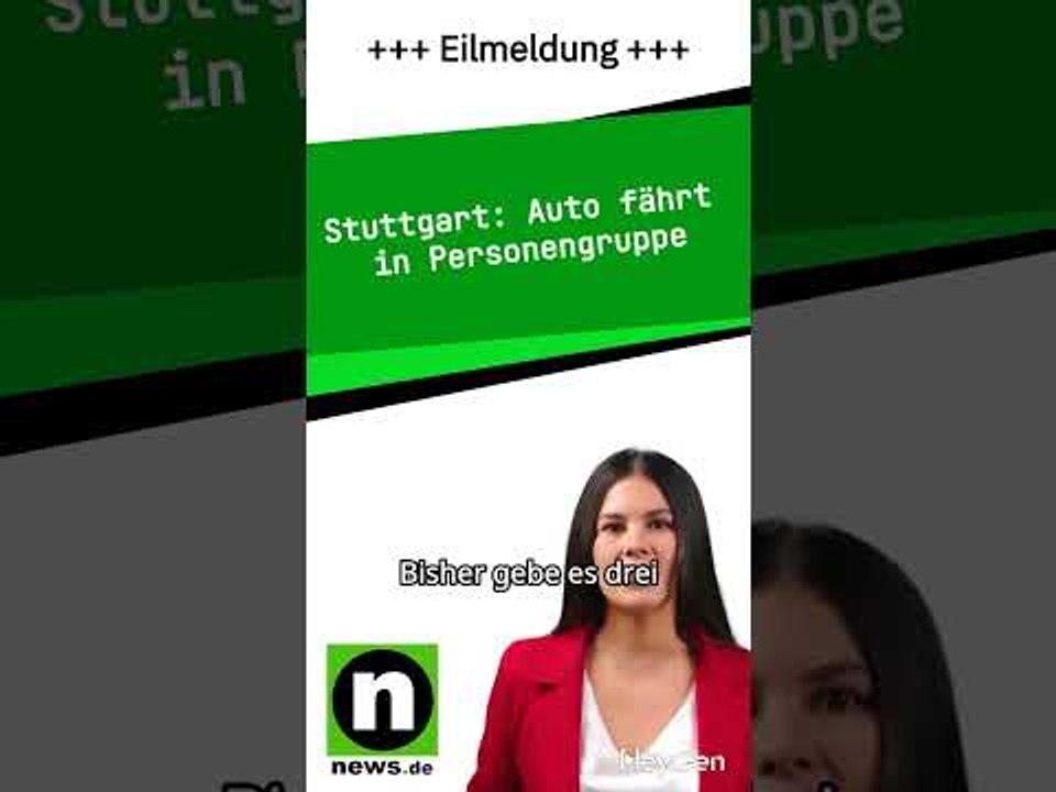 Auto fährt in Personengruppe