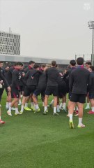 Pasillo a Lamine tras sus 100 partidos con el Barça