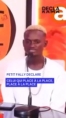 DéclaFlash Humour : Que pensez-vous de la déclaration Flash de Petit Fally, l’artiste chanteur congolais le plus en vogue du moment ?« Celui qui place à la place, place à la place »