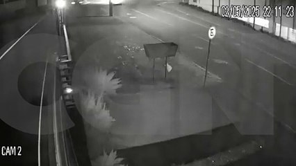 Pancada! Vídeo mostra forte batida entre Etios e Honda Start no Bairro Parque Verde