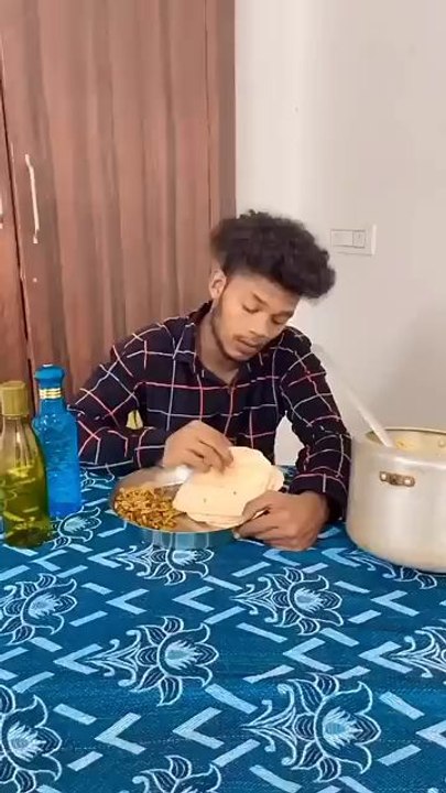me bhi khauga